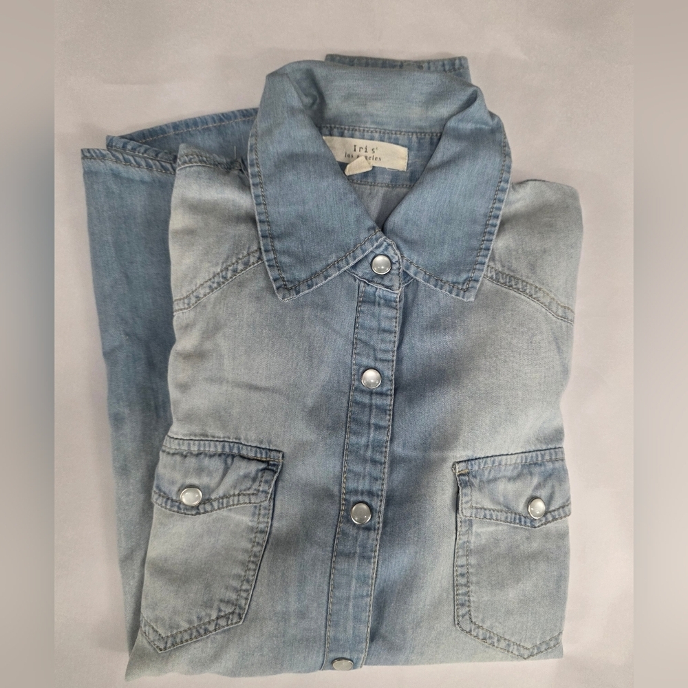 Iris Los Angeles Denim Athletic Slim Fit Shirt Pearl Snap Buttons Size S